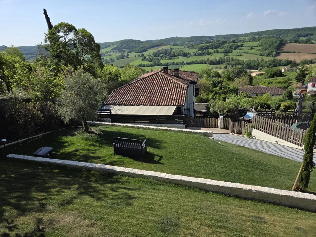 Jardin - Villa Rénovée avec Piscine sur les Hauteurs de Penne d'Agenais