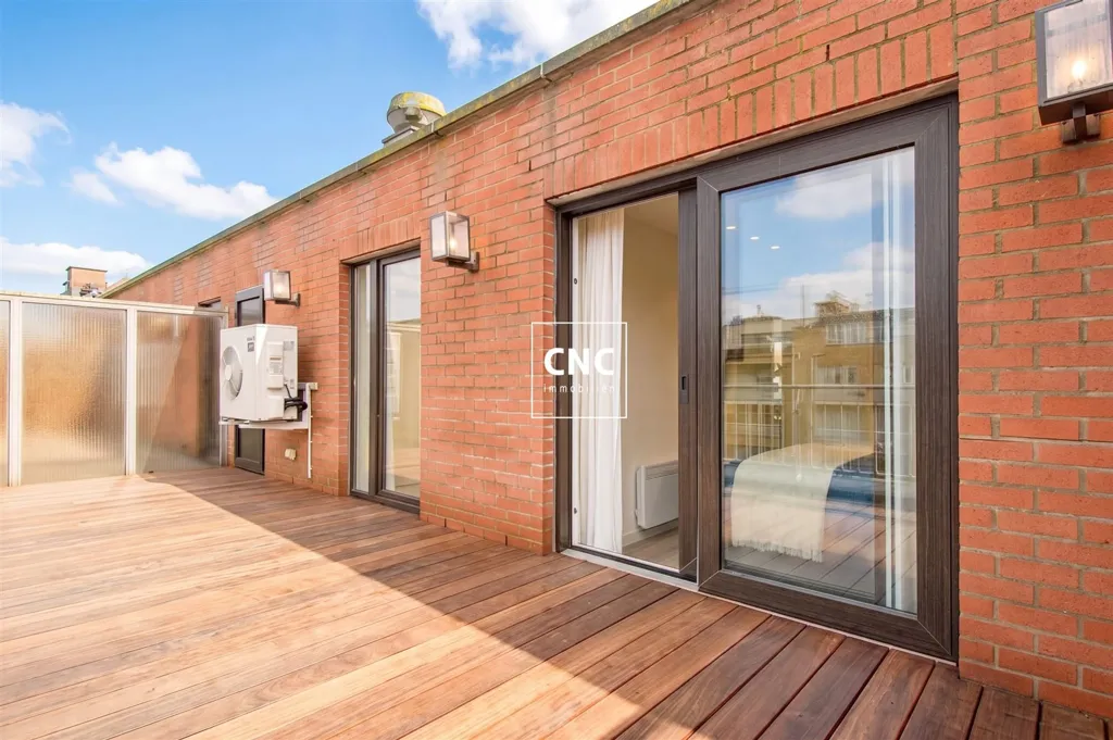 Terrasse - Penthouse Rénové avec Terrasses Spacieuses près du Front de Mer