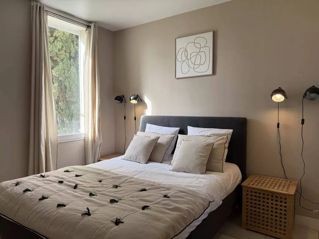Chambres - Maison de Luxe avec Piscine à Pessac