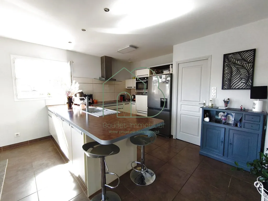 Cuisine - Maison Contemporaine avec Piscine à Flagnac