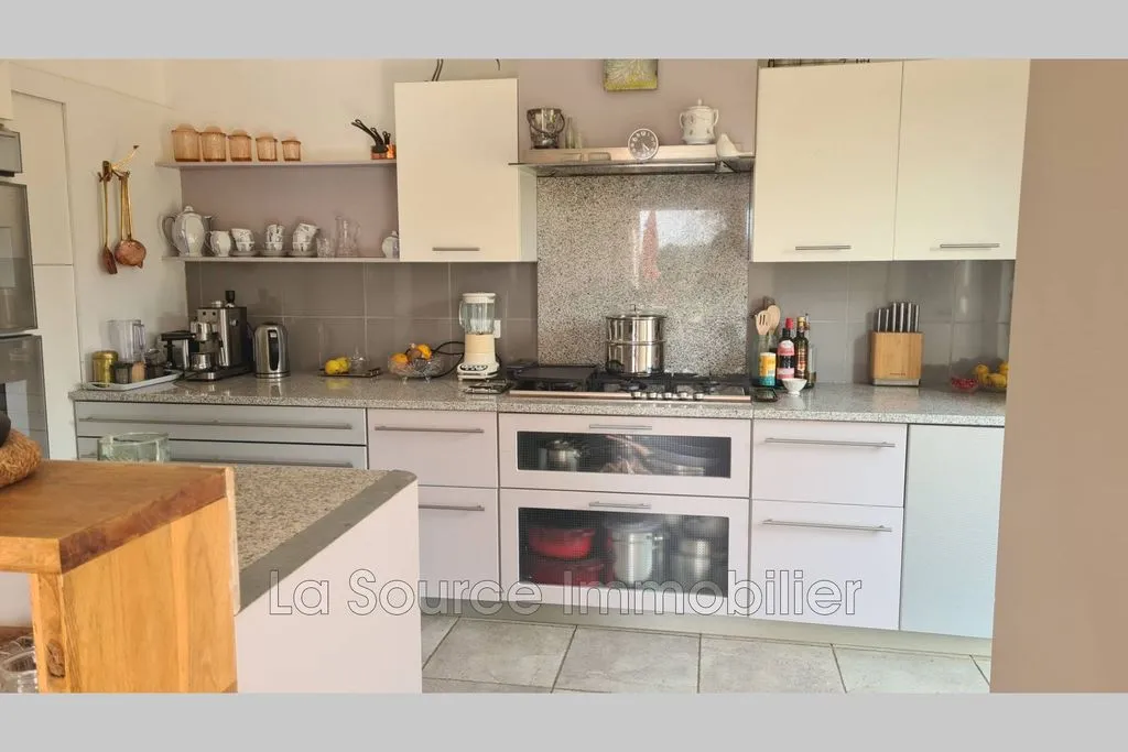 Cuisine - Villa de Luxe avec Vue Panoramique à La Garde-Freinet