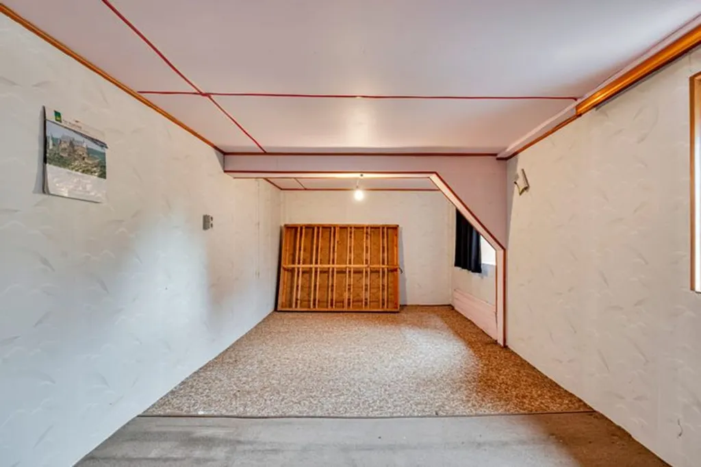 Esik - Renovation Project House with Terrace in Poperinge