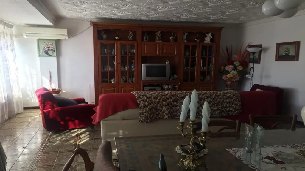 Wohnzimmer - Spacious Centre-Almansa Apartment with Views