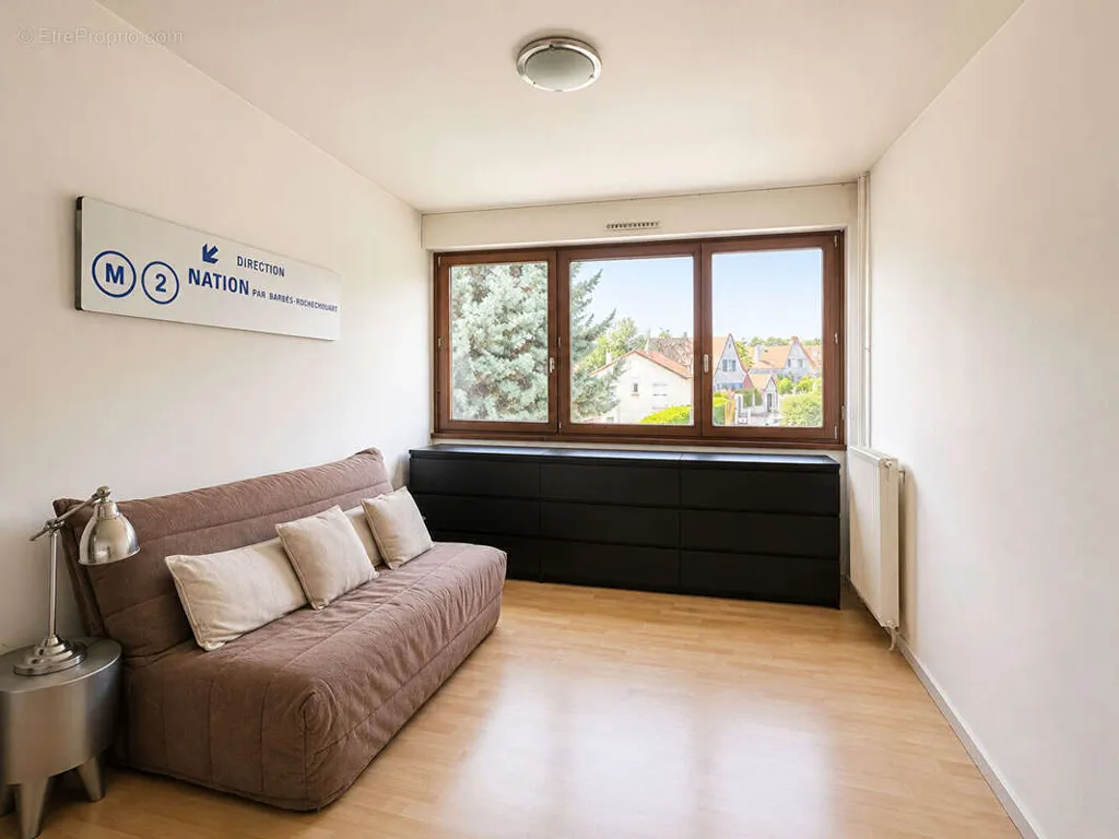 Magamistoad - 3-Bed Apartment with Balcony in Montgeron