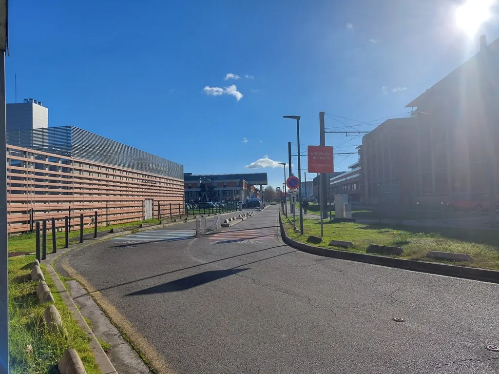 Esterno - Secure Underground Parking in Purpan, Toulouse