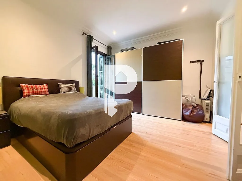Chambres - Apartment with Historical Facade in Sant Antoni