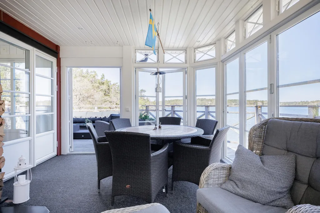 Terrasse - Modern House with Seafront in Tjust Archipelago