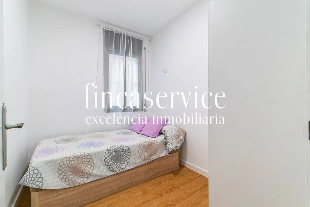 Magamistoad - Flat with Two Accesses in Sants, Barcelona