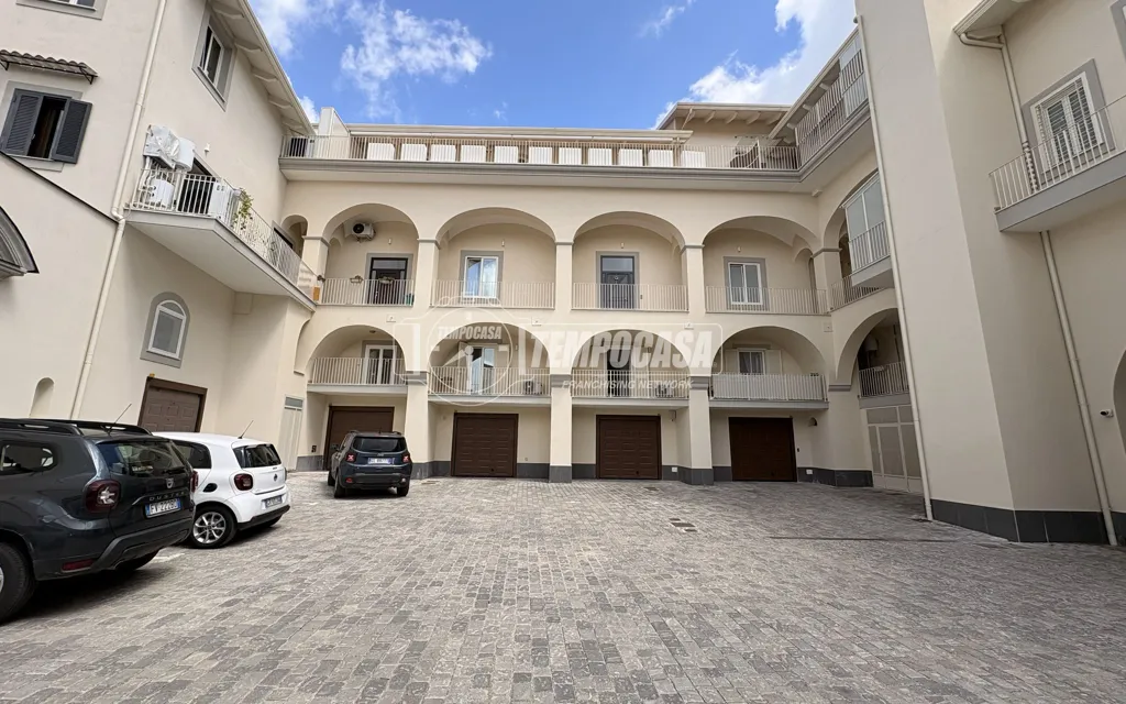 Aed - Duplex with Private Parking in Aversa