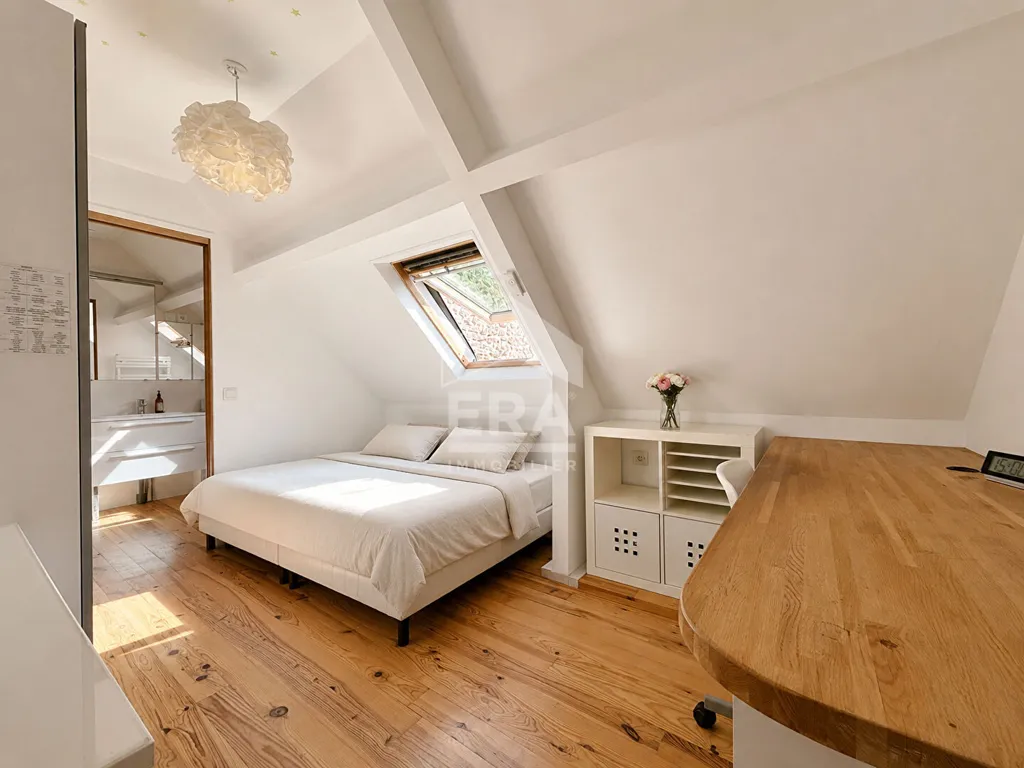 Chambres - Maison Rénovée avec Isolation Extérieure à Lardy