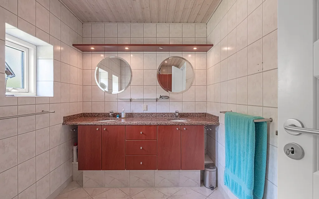 Vannitoad - Spacious Villa with Garden in Skæring