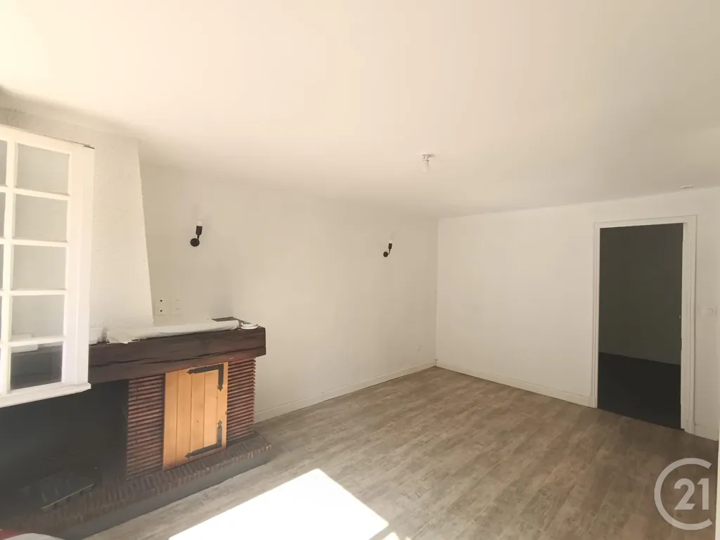 Séjour - Maison 2 Pièces avec Cour à Graulhet