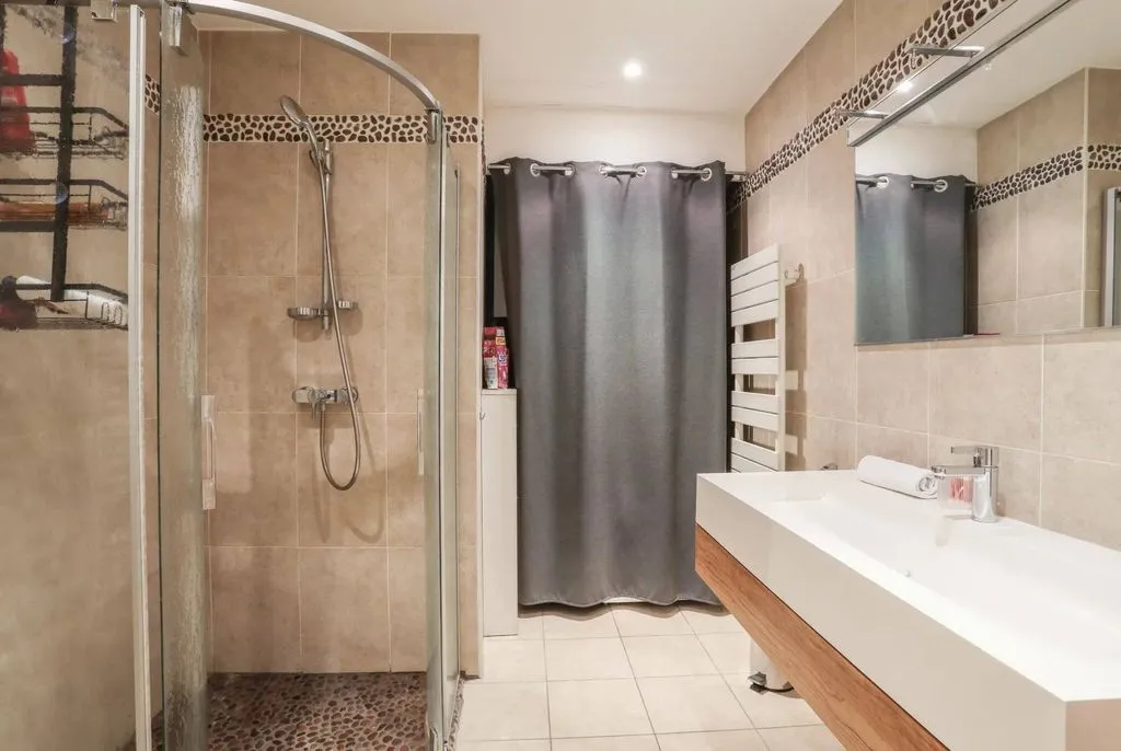Salles de bain - Appartement Luxueux avec Vue sur la Ville à Lyon