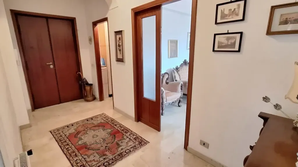 Entrée - Spacious Apartment with Balcony in Messina