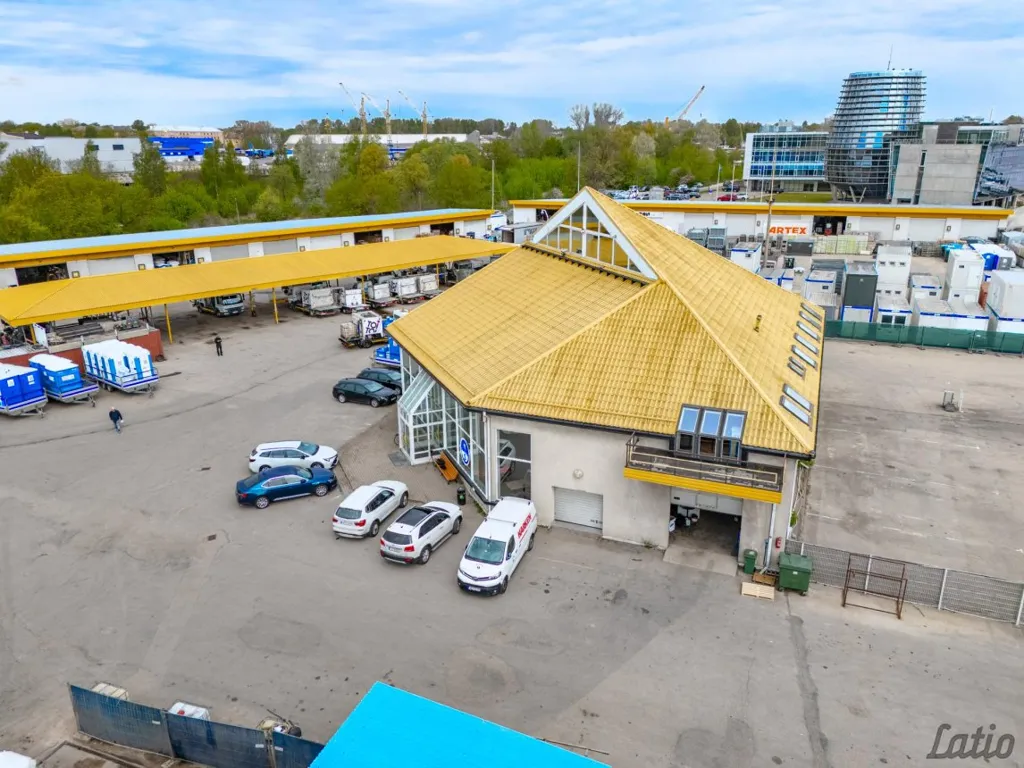 Õhuvaade - Commercial Space with Extensive Asfaltēta Area in Riga