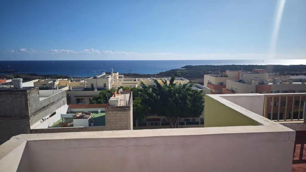 Rõdu - Multi-Unit Building with Sea Views in El Fraile