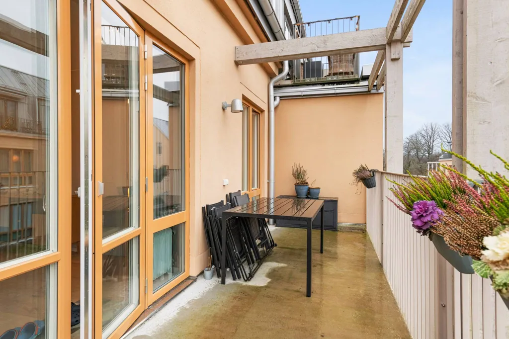 Balcon - Modern Flat with Slottspark View in Djursholm