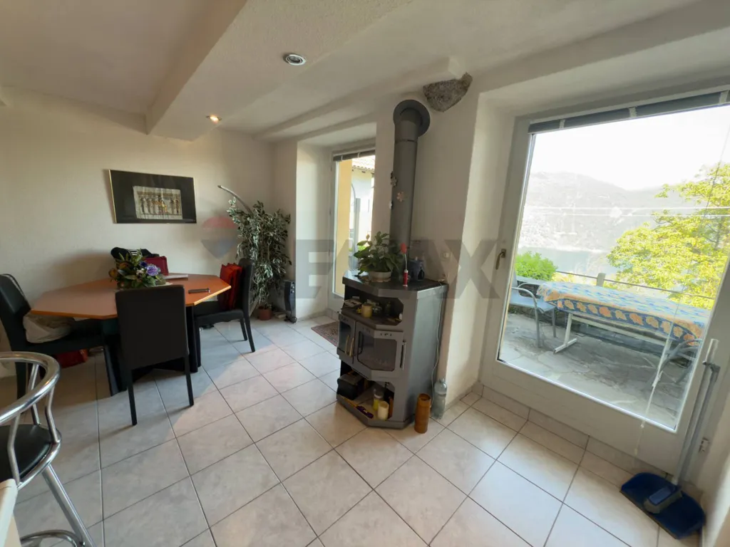 Salle à manger - Rustic-Style Apartment with Lake View in Sant'Agata