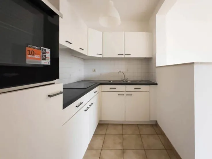 Kitchen - 1-Bed Flat with Terrace near Station
