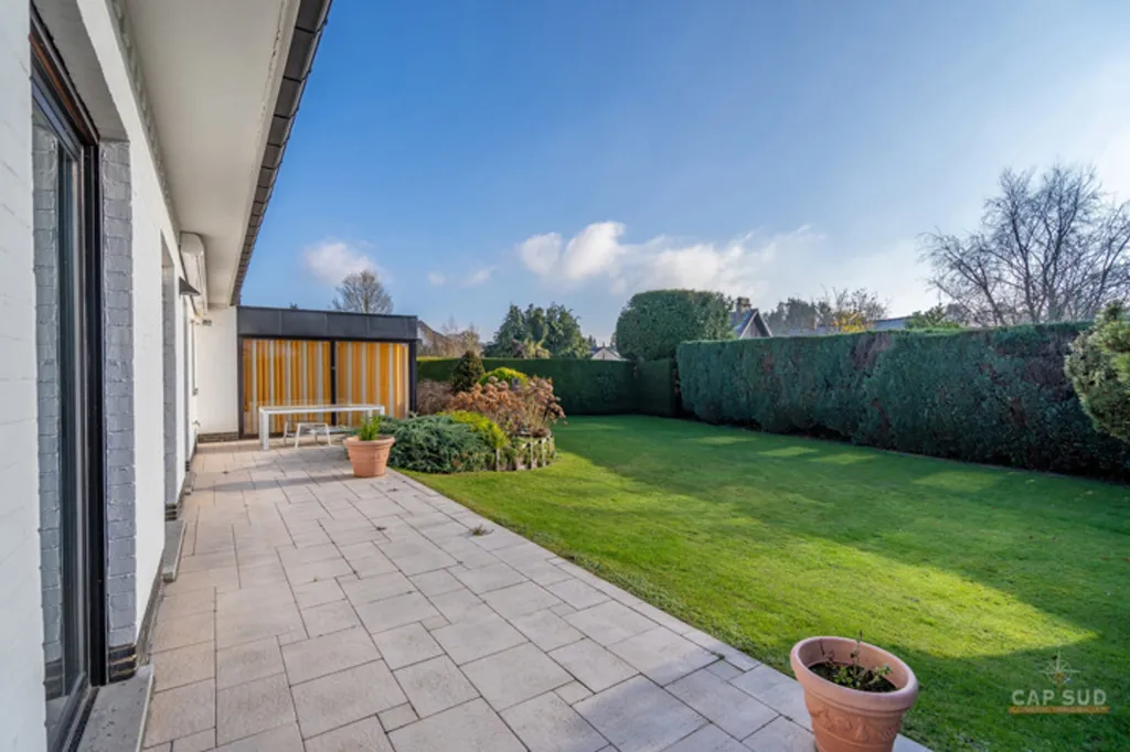 Jardin - Villa Atypique avec Terrasse à Waterloo