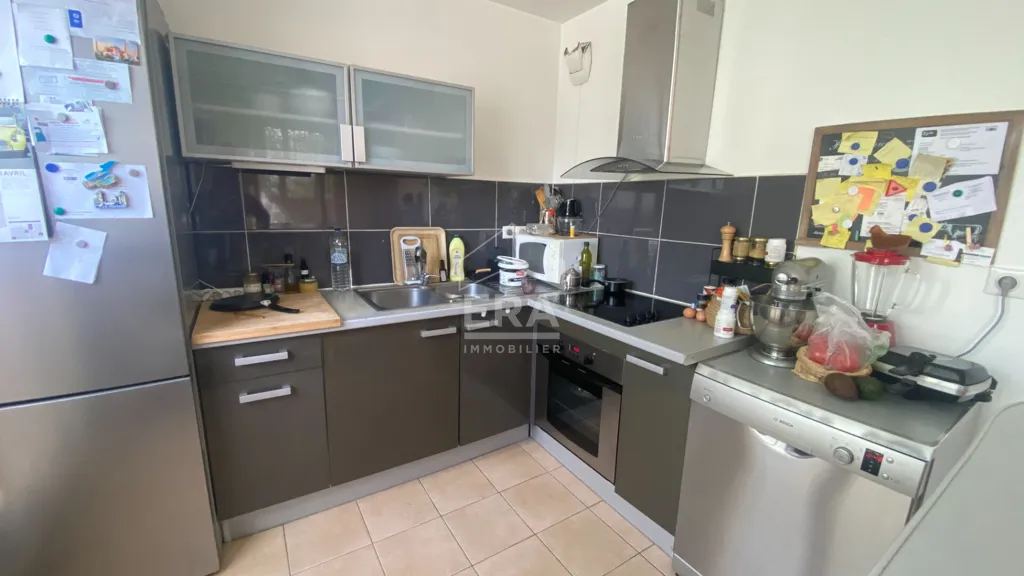 Köök - 3-Bed Apartment with Balcony in Orléans