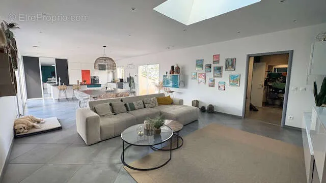 Séjour - Maison 6 pièces à Dions