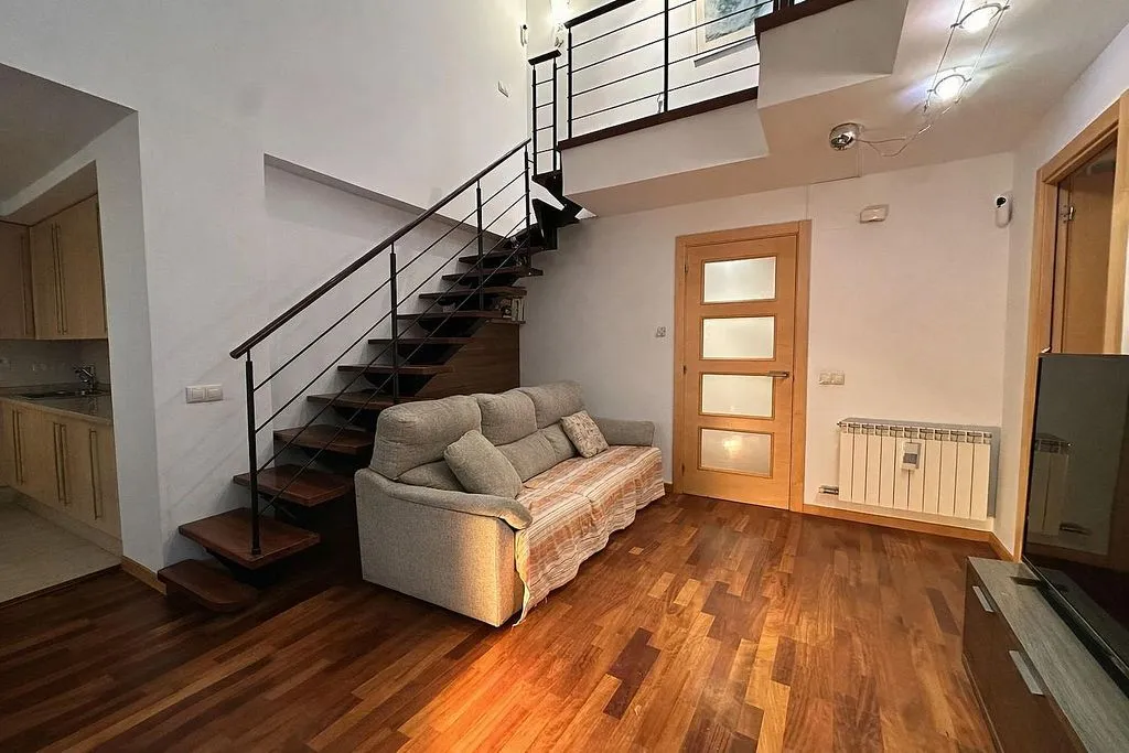 Elutuba - Duplex with Terrace in Santpedor Centre