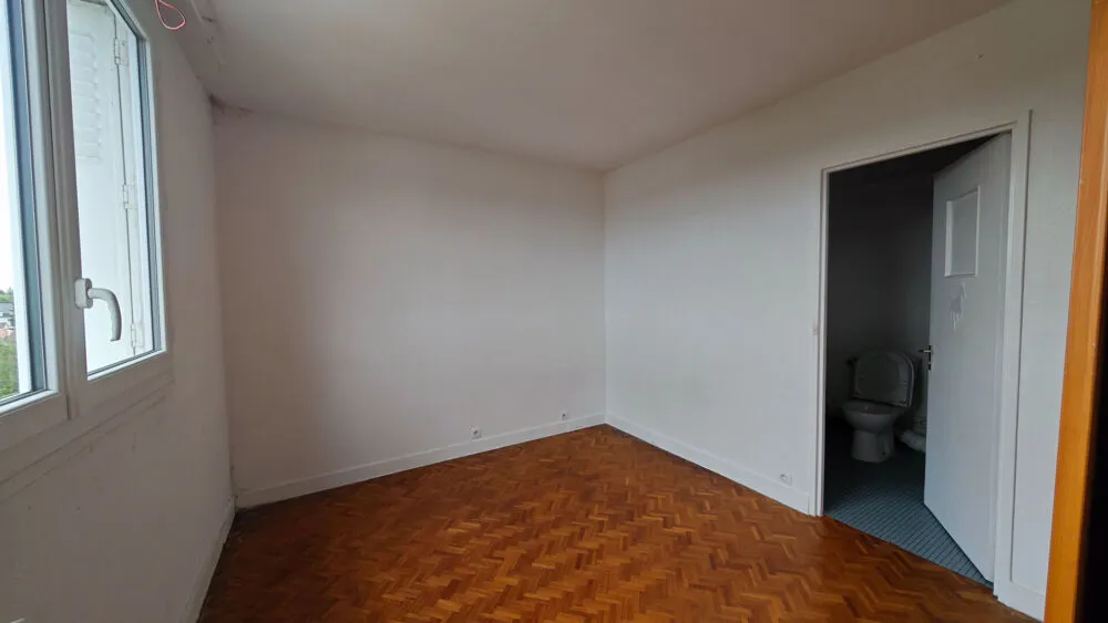 Rooms - City Centre 2-Bedroom Apartment with Parking