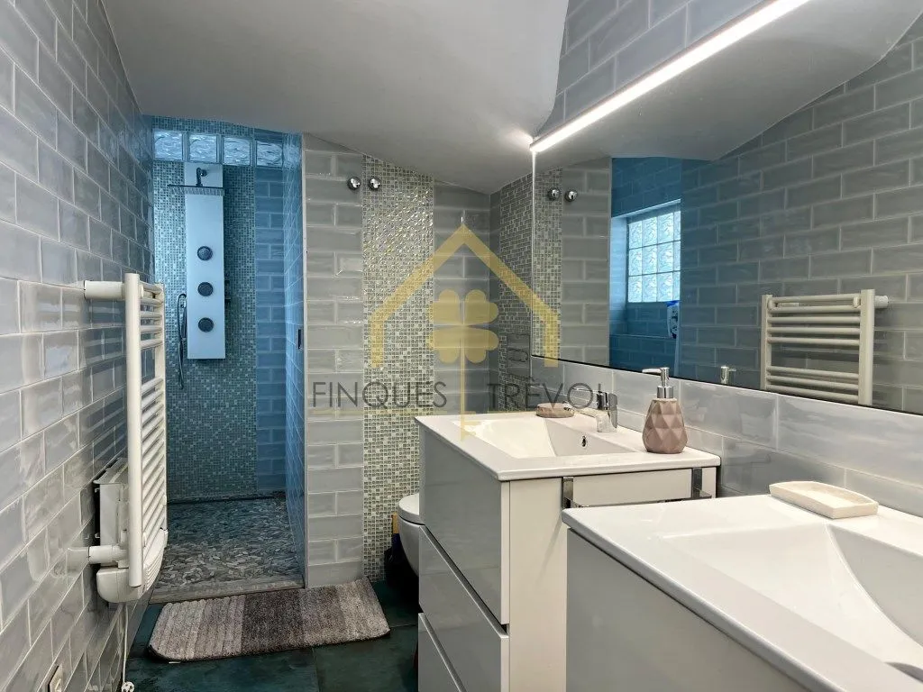 Bathrooms - Luxury House with Pool in La Garriga
