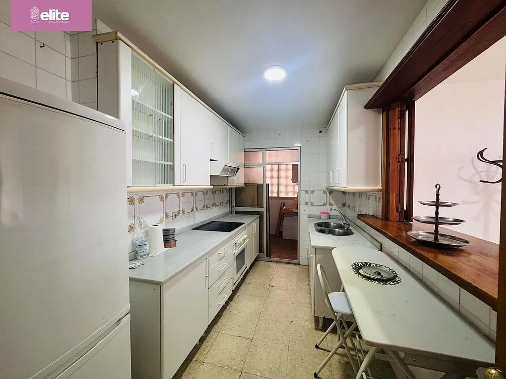Cucina - Four-Bedroom Flat with Lift in West District