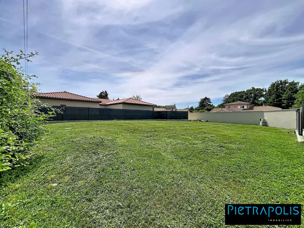 Aed - Constructible Plot with Portion in Sainte-Euphemie