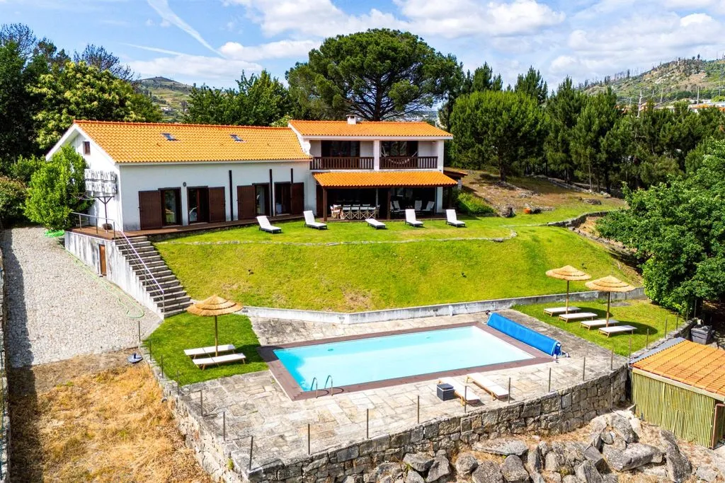 Vue aérienne - Luxury Detached House with Extensive Land in Baião