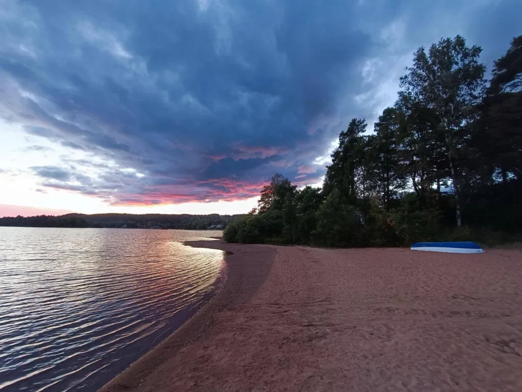 Charming Two-Storey Villa with Lake View in Sandared