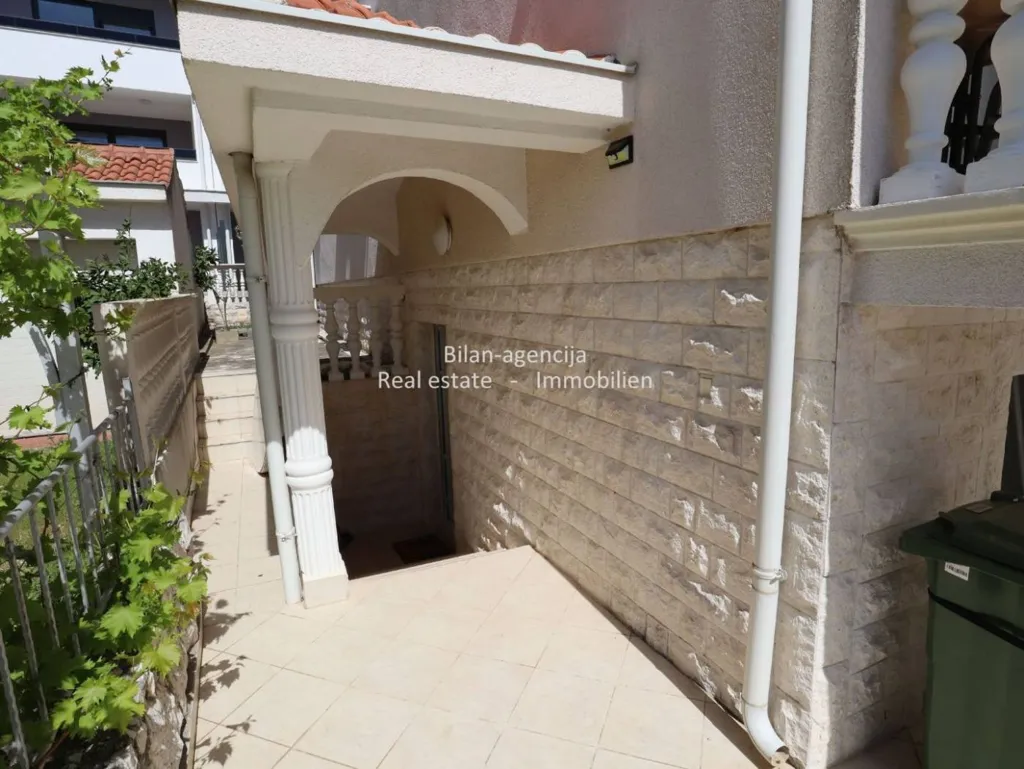 Terrass - Two-Floor Apartments with Garden in Vodice