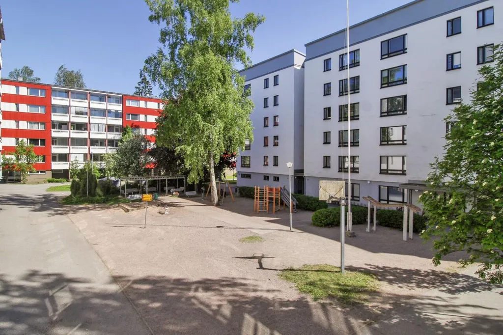 Spacious Flat with Balcony in Länsimäki, Vantaa