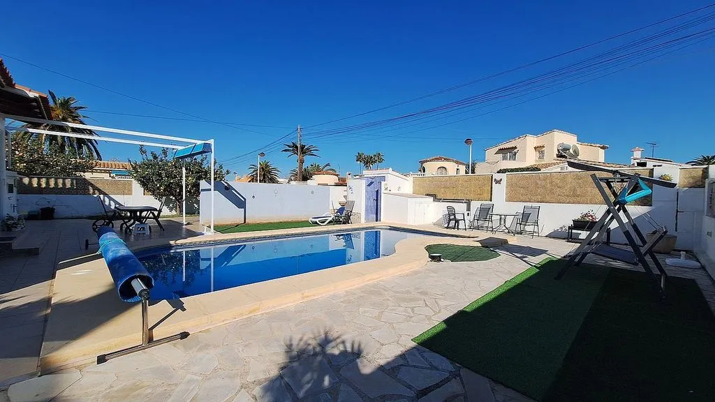Piscine - Chalet with Pool and Terrace in Els Poblets