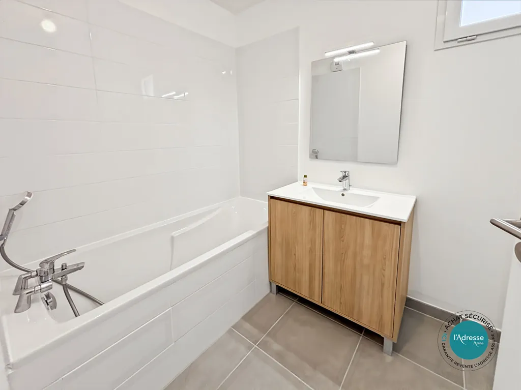 Vannitoad - New 3-Bedroom Apartment with Balcony in Ormoy