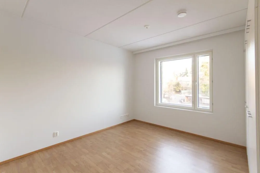 Pièces - Right-of-Occupancy Flat with Triple Aspect in Espoo