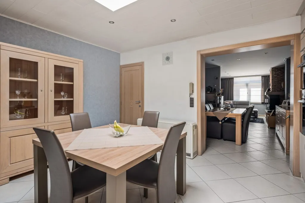 Dining Room - Central Semi-Open House with Solar Panels in Wijnegem