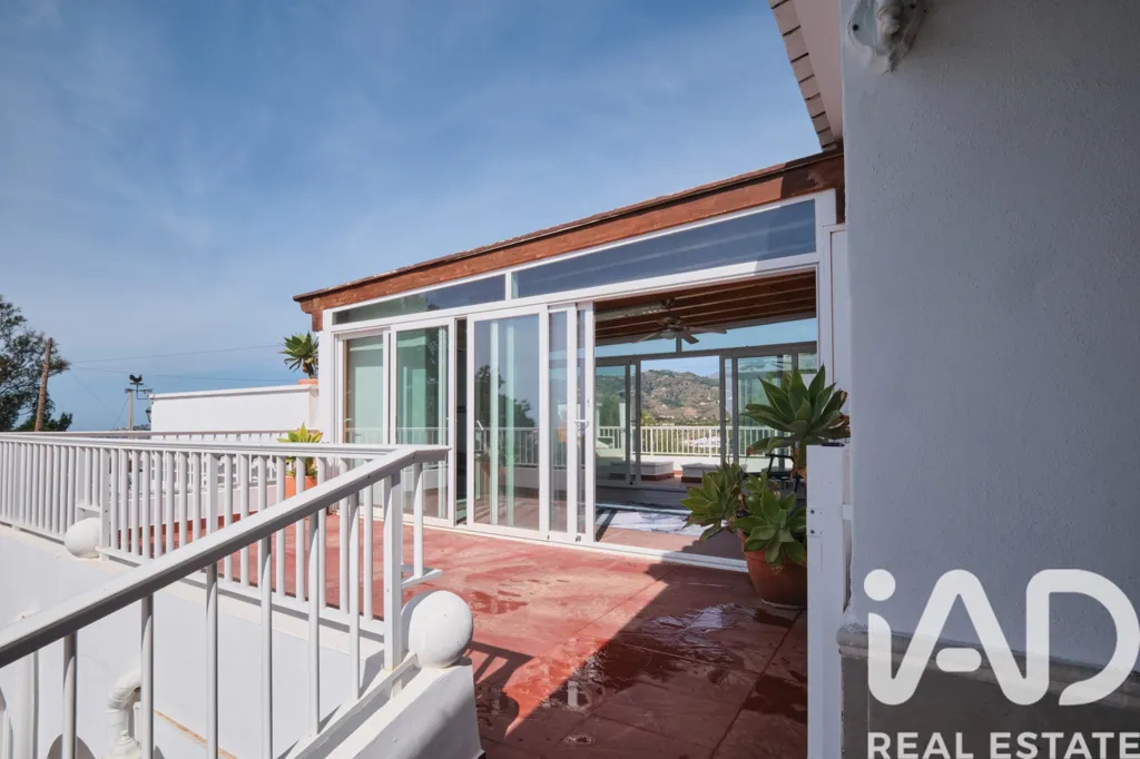 Terrass - Villa with Sea View in Cerro Velilla