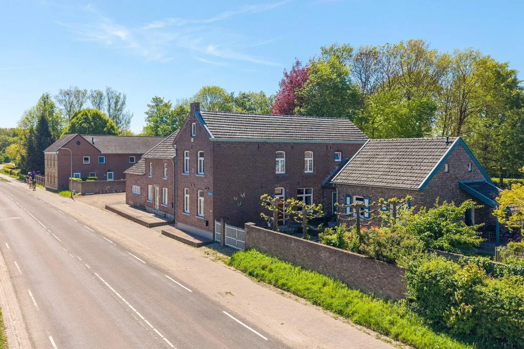 Vue aérienne - Historic Villa with Extensive Garden in Noorbeek