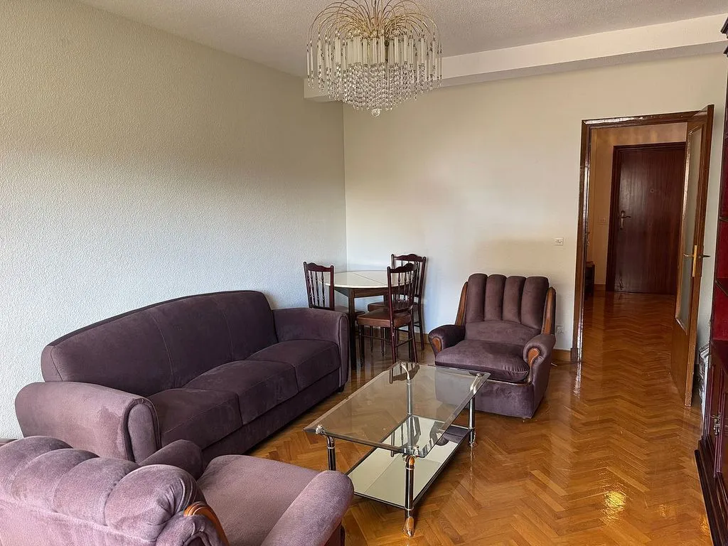 Elutuba - Apartment with Balcony in Noáin