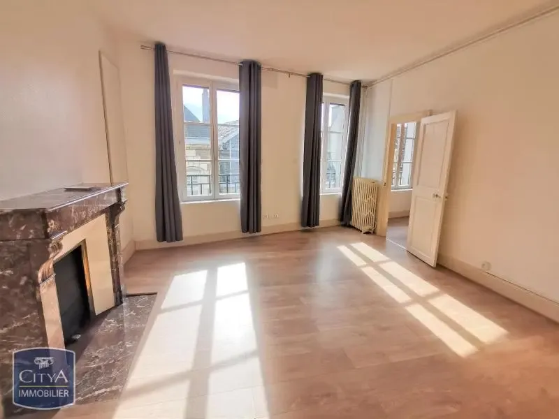 Pièces - Appartement T3 avec Garage au Centre de Laon