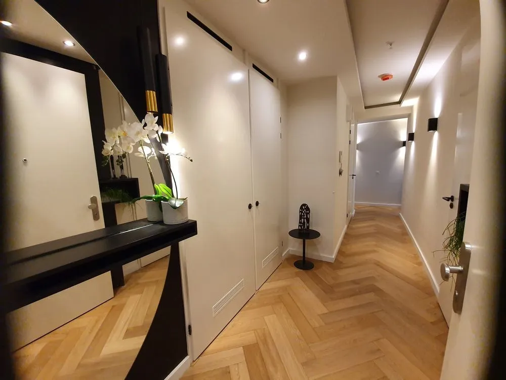 Ingresso - Luxury Apartment in The CoolTower, Rotterdam