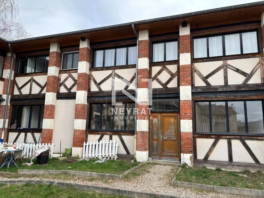 Extérieur - Appartement Duplex avec Parking à Autun