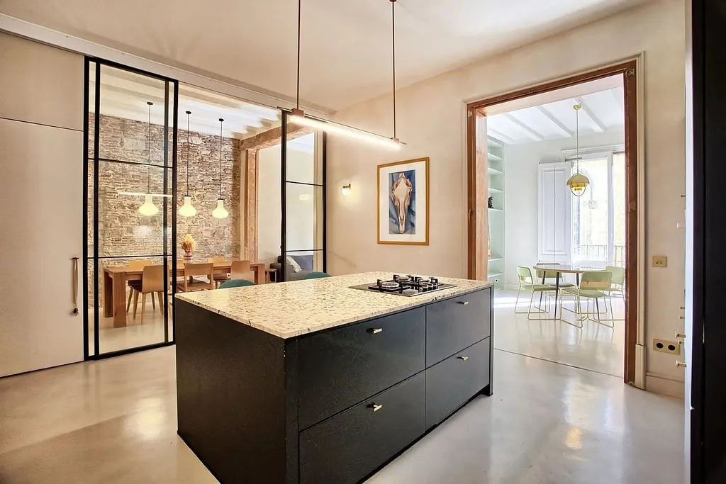 Köök - Luxury Apartment with Courtyard in Gothic Quarter