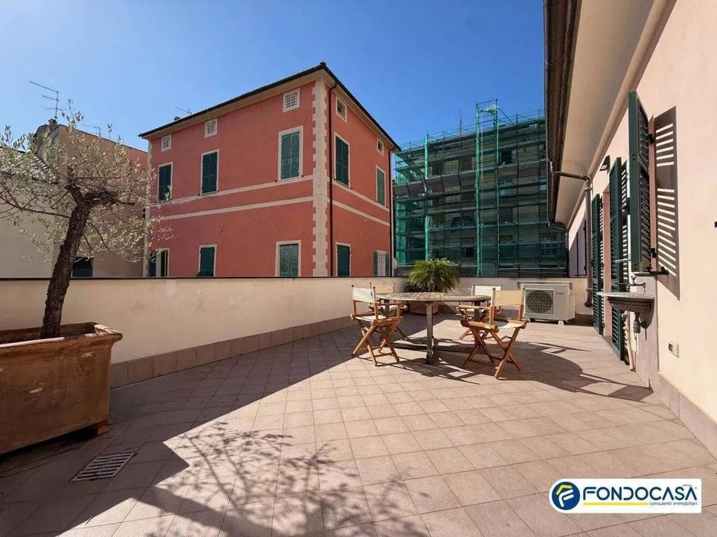 Terrasse - Modern Apartment with Terrace in Loano