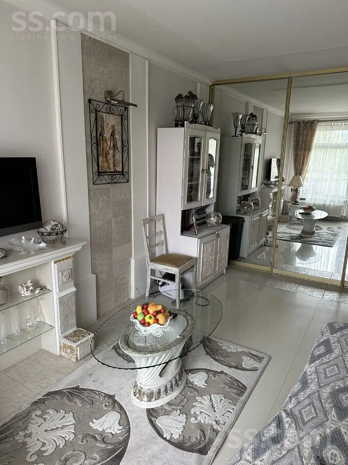 Soggiorno - 3-Bedroom Flat with Unique Layout in Olaine