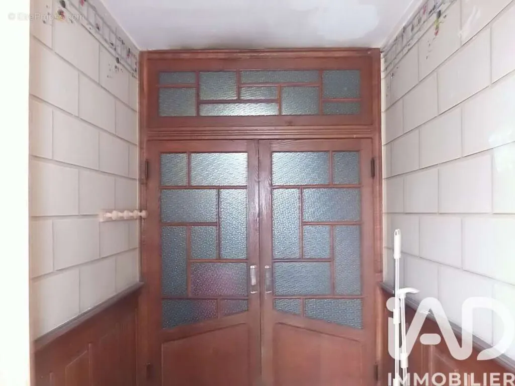 hallway_entrance