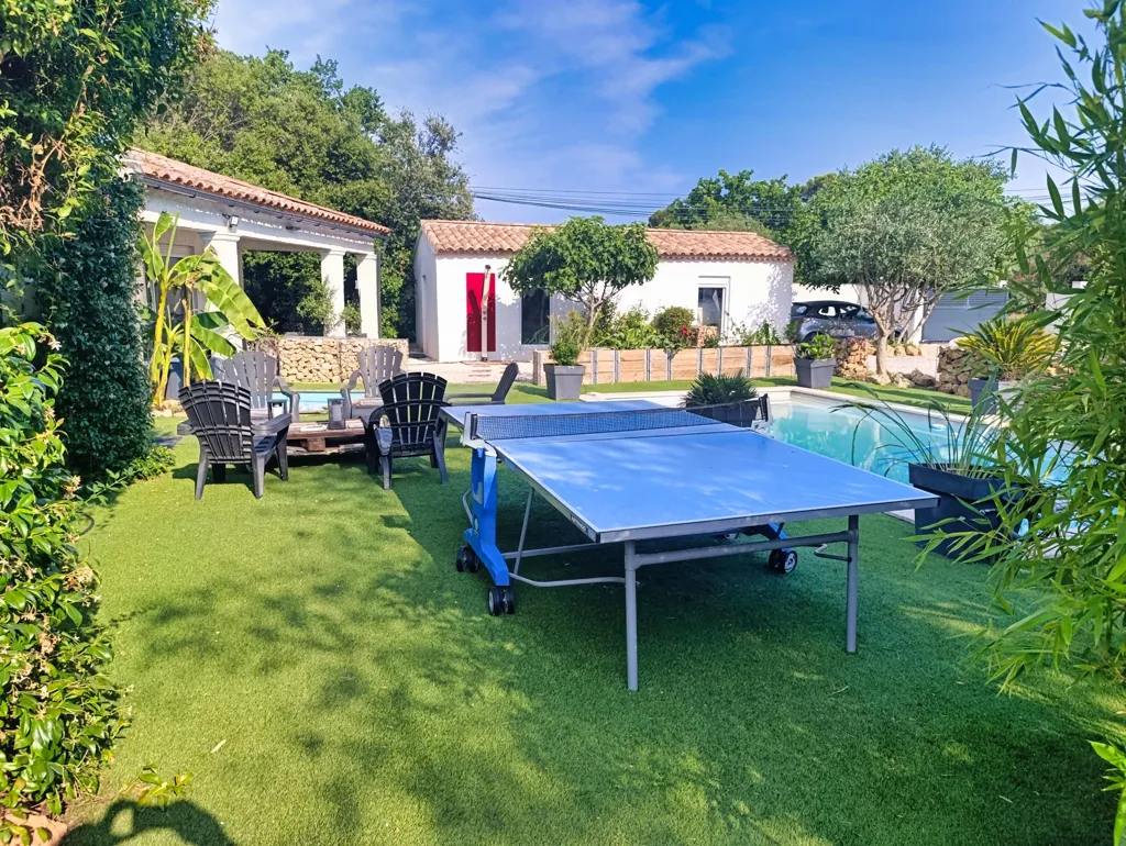 Piscine - Villa Contemporaine avec Piscine près de Cotignac